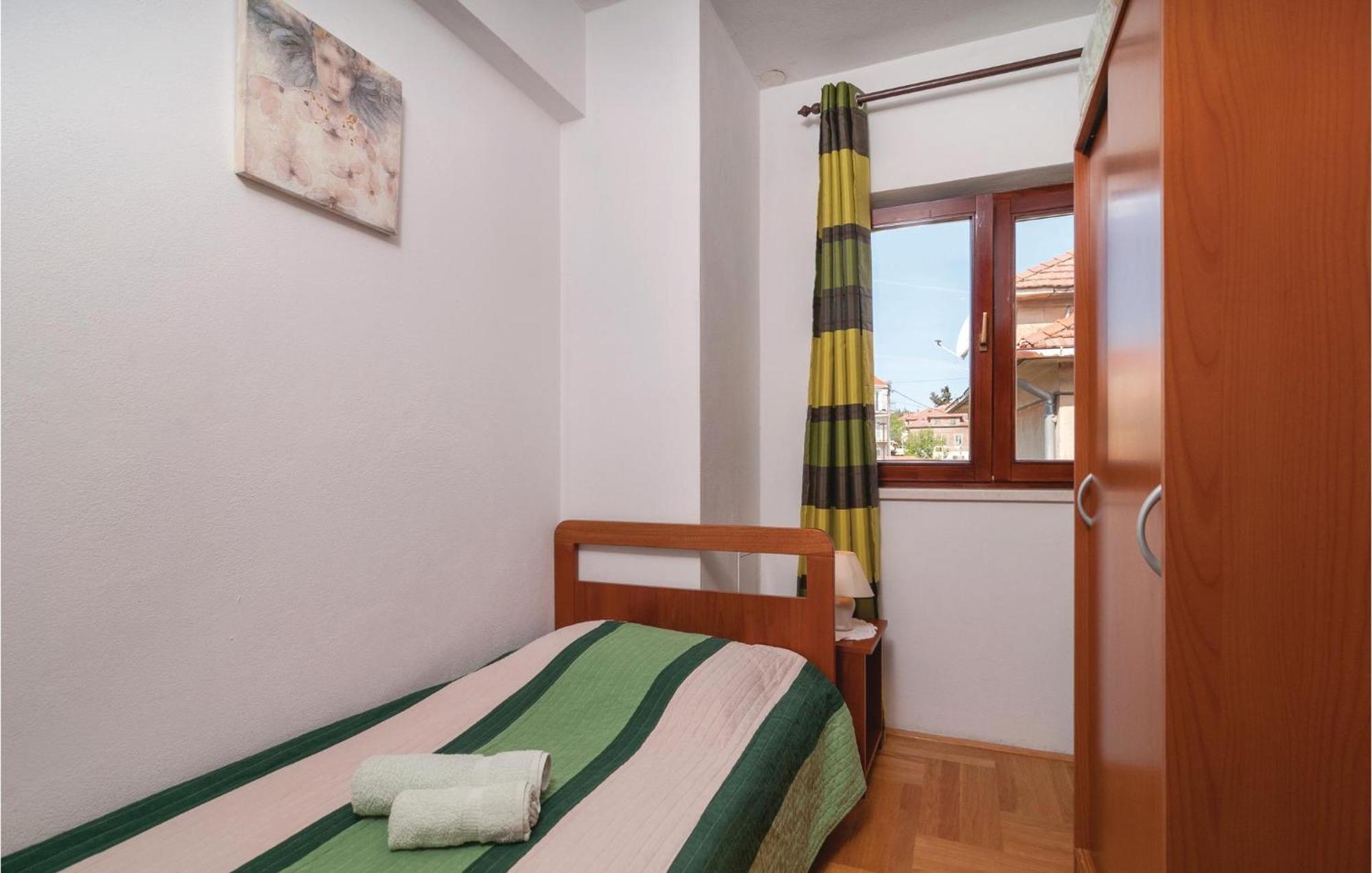 Lovely Apartment In Split With Wifi Extérieur photo